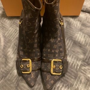 Louis Vuitton heel boots monogram size 35.5
